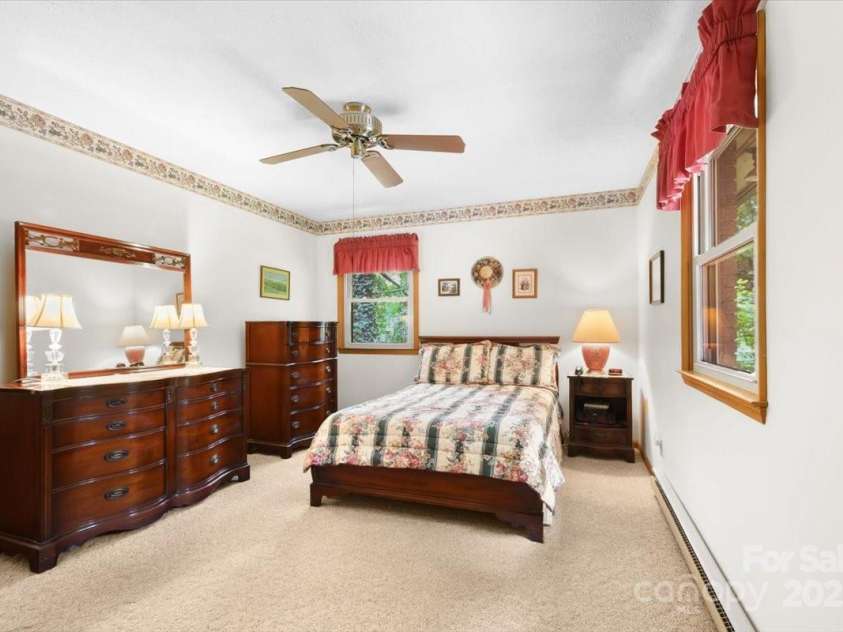111 Cannon Drive, Hendersonville, NC 28792.  MLS# CAR4278342, YatesRealty ID 29128. Primary Bedroom