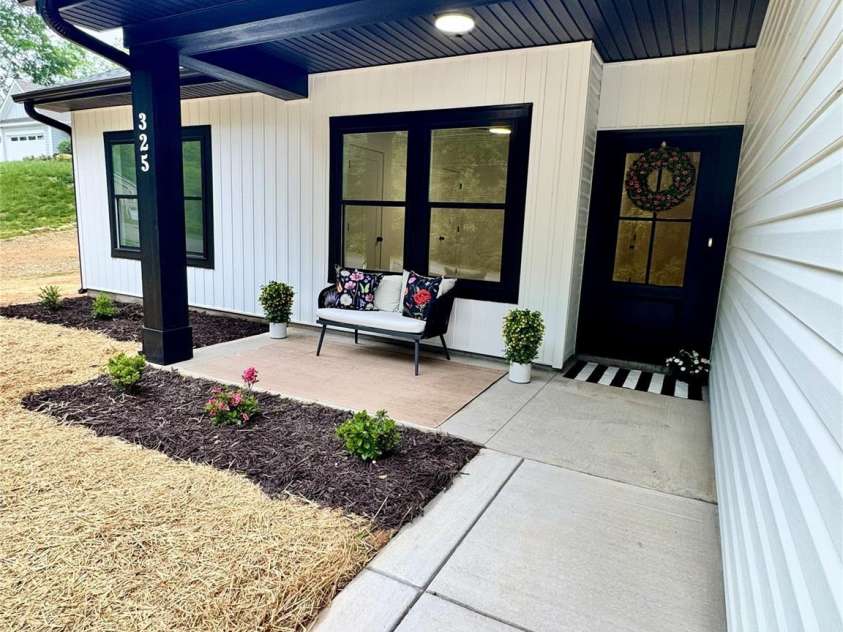 325 Chapel Street, Landis, NC 28088.  MLS# CAR4376020, YatesRealty ID 29128. 