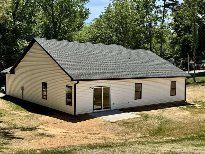 325 Chapel Street, Landis, NC 28088.  MLS# CAR4376020, YatesRealty ID 29128. 