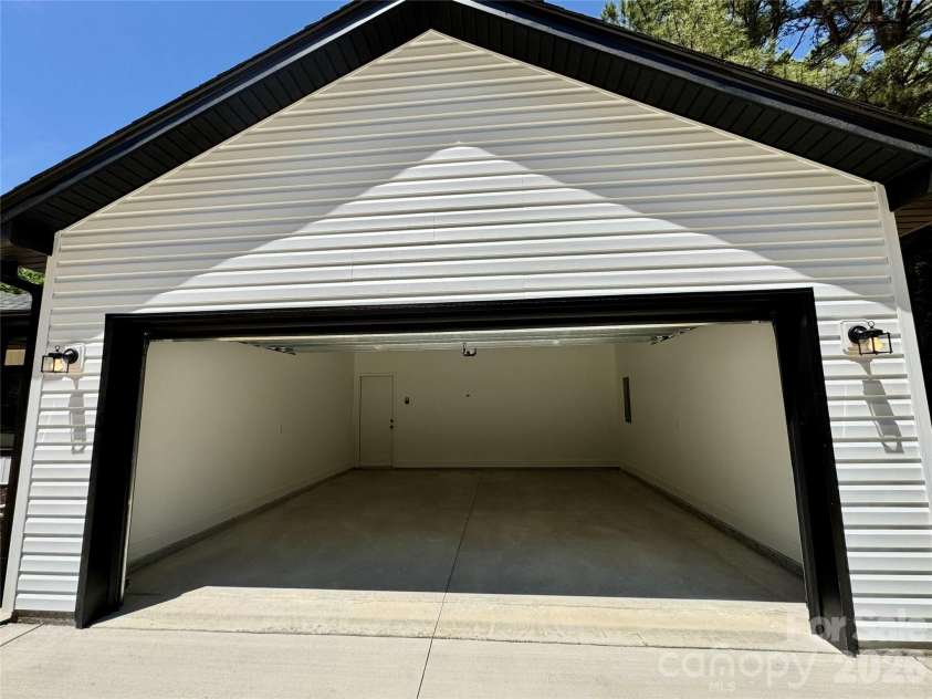 325 Chapel Street, Landis, NC 28088.  MLS# CAR4376020, YatesRealty ID 29128. 