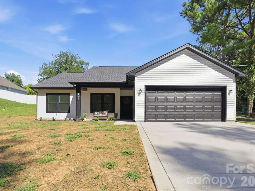 325 Chapel Street, Landis, NC 28088.  MLS# CAR4415900, YatesRealty ID 29128. 
