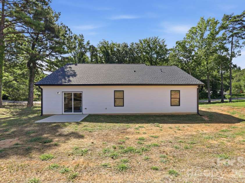 325 Chapel Street, Landis, NC 28088.  MLS# CAR4415900, YatesRealty ID 29128. 