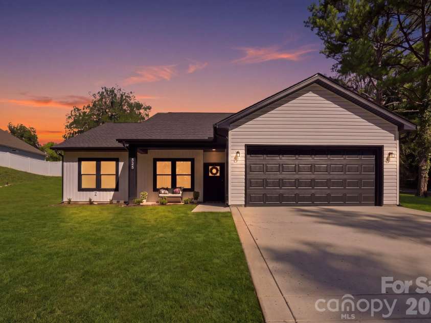 325 Chapel Street, Landis, NC 28088.  MLS# CAR4415900, YatesRealty ID 29128. 