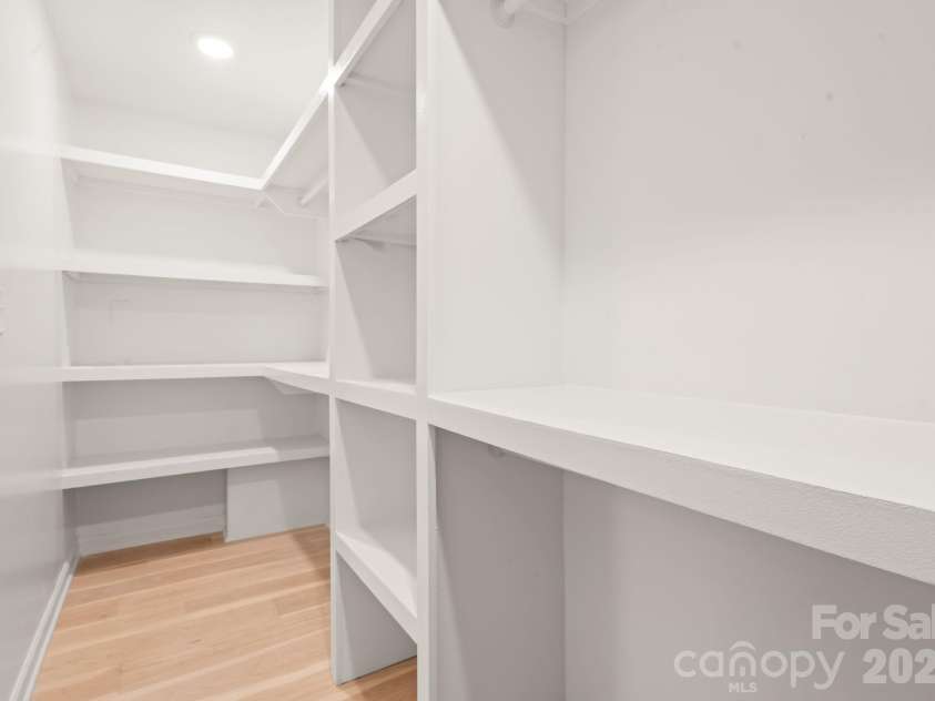 823 Wingrave Drive, Charlotte, NC 28270.  MLS# CAR4351903, YatesRealty ID 29129. 