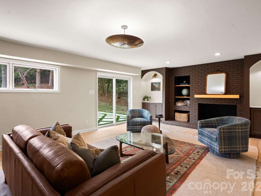823 Wingrave Drive, Charlotte, NC 28270.  MLS# CAR4351903, YatesRealty ID 29129. 