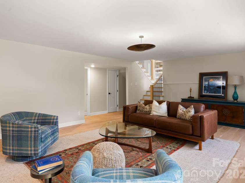 823 Wingrave Drive, Charlotte, NC 28270.  MLS# CAR4351903, YatesRealty ID 29129. 