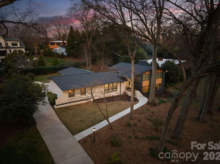 823 Wingrave Drive, Charlotte, NC 28270.  MLS# CAR4351903, YatesRealty ID 29129. 