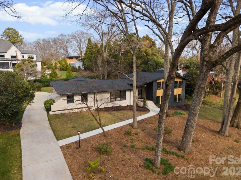 823 Wingrave Drive, Charlotte, NC 28270.  MLS# CAR4351903, YatesRealty ID 29129. 