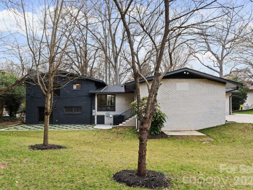 823 Wingrave Drive, Charlotte, NC 28270.  MLS# CAR4351903, YatesRealty ID 29129. 