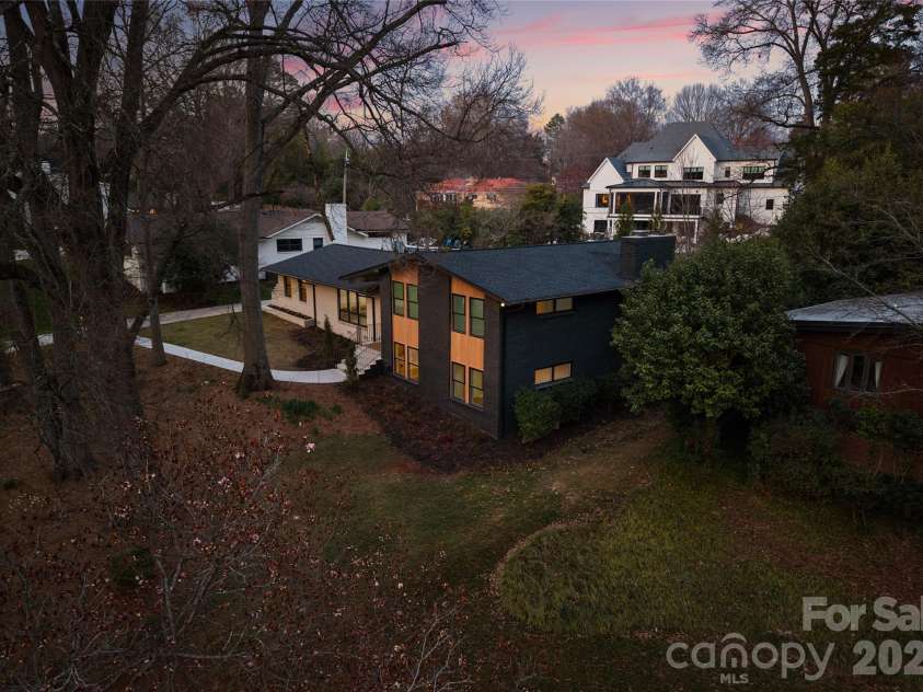 823 Wingrave Drive, Charlotte, NC 28270.  MLS# CAR4351903, YatesRealty ID 29129. 