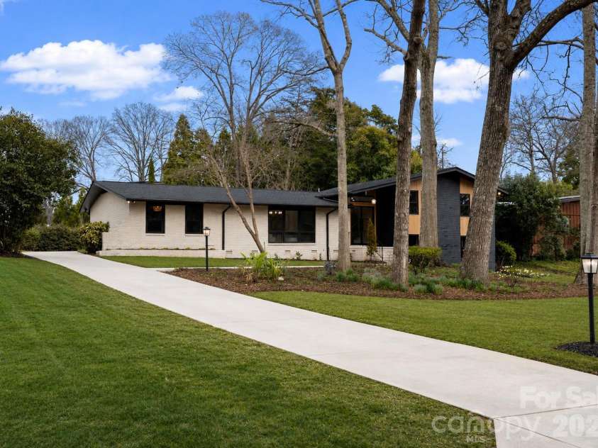 823 Wingrave Drive, Charlotte, NC 28270.  MLS# CAR4351903, YatesRealty ID 29129. 