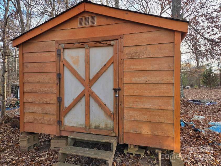 1168 Love Valley Road, Clover, SC 29710.  MLS# CAR4326745, YatesRealty ID 2913. 