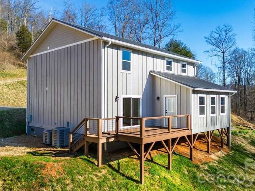 175 Trinity Drive, Sylva, NC 28779.  MLS# CAR4344630, YatesRealty ID 2913. 