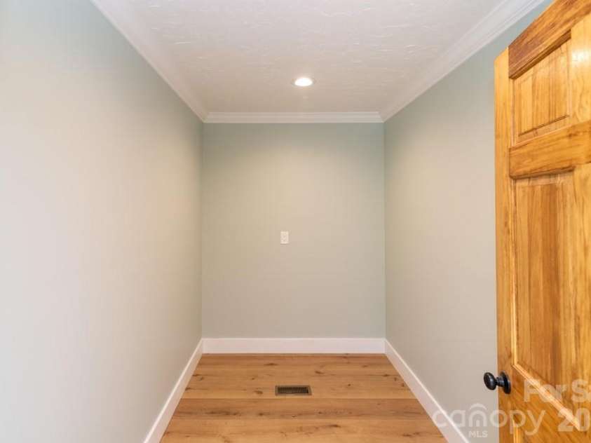 175 Trinity Drive, Sylva, NC 28779.  MLS# CAR4344630, YatesRealty ID 2913. 