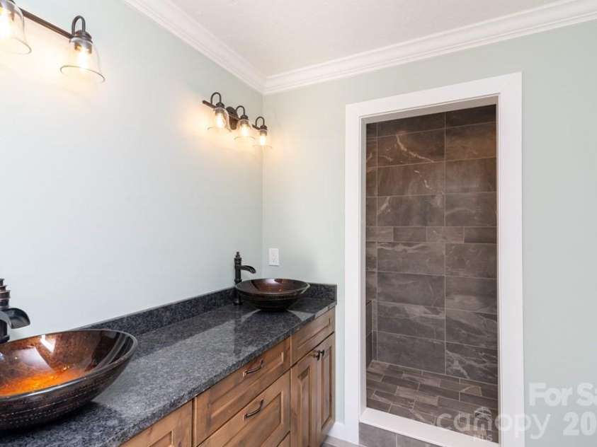 175 Trinity Drive, Sylva, NC 28779.  MLS# CAR4344630, YatesRealty ID 2913. 