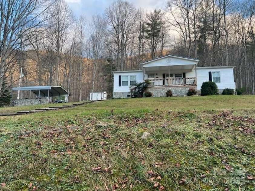 221 Peterson Road, Green Mountain, NC 28740.  MLS# CAR4211767, YatesRealty ID 2913. 