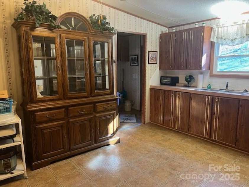 221 Peterson Road, Green Mountain, NC 28740.  MLS# CAR4211767, YatesRealty ID 2913. 