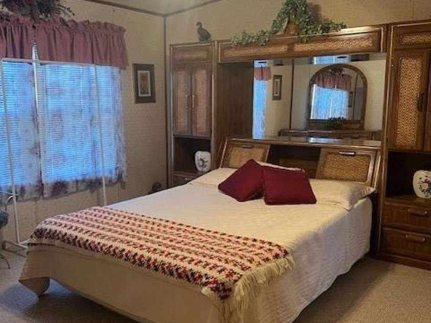 221 Peterson Road, Green Mountain, NC 28740.  MLS# CAR4211767, YatesRealty ID 2913. 