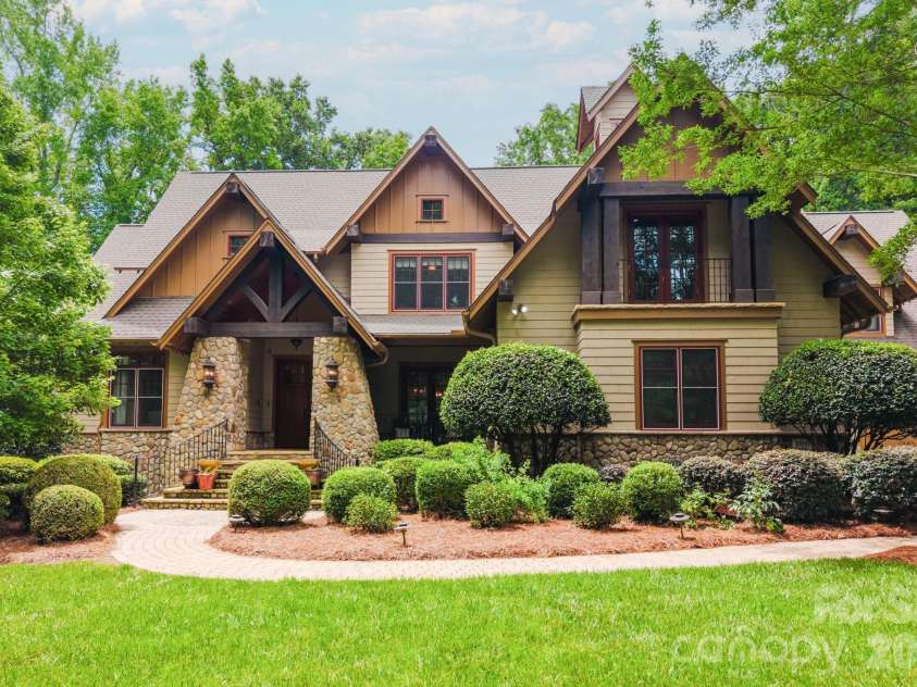 10930 Green Heron Court, Charlotte, NC 28278.  MLS# CAR4386204, YatesRealty ID 29131. 