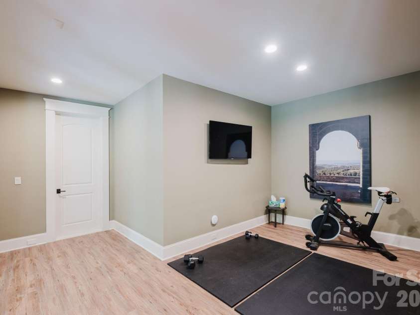 10930 Green Heron Court, Charlotte, NC 28278.  MLS# CAR4386204, YatesRealty ID 29131. 