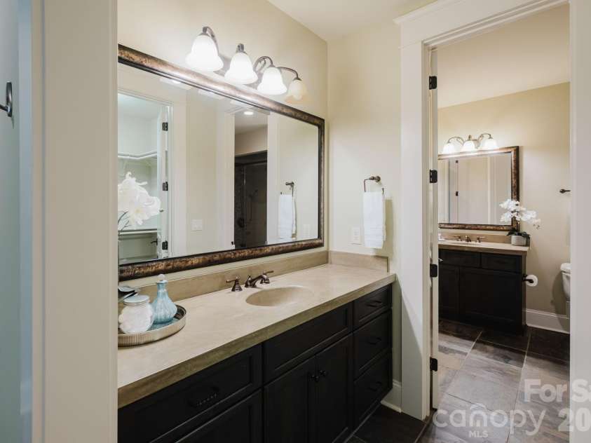 10930 Green Heron Court, Charlotte, NC 28278.  MLS# CAR4386204, YatesRealty ID 29131. 