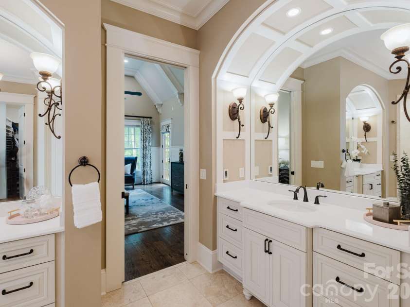 10930 Green Heron Court, Charlotte, NC 28278.  MLS# CAR4419107, YatesRealty ID 29131. 