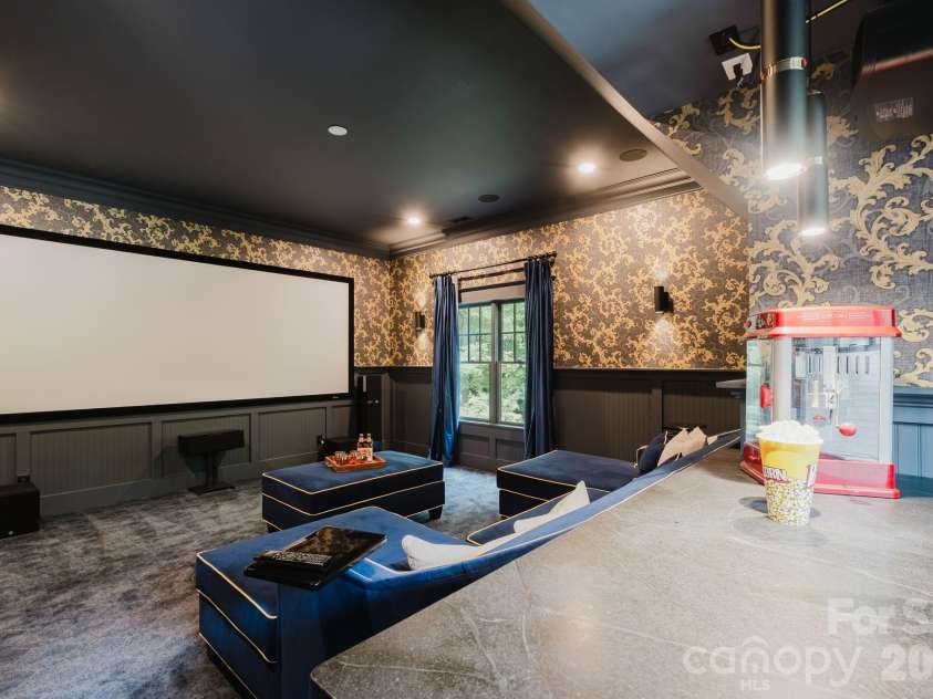 10930 Green Heron Court, Charlotte, NC 28278.  MLS# CAR4419107, YatesRealty ID 29131. 