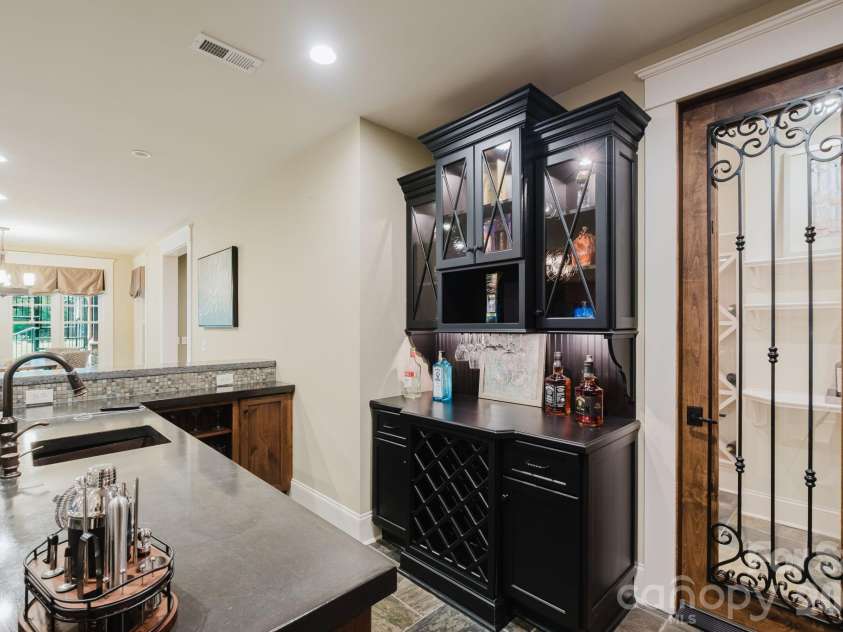 10930 Green Heron Court, Charlotte, NC 28278.  MLS# CAR4419107, YatesRealty ID 29131. 