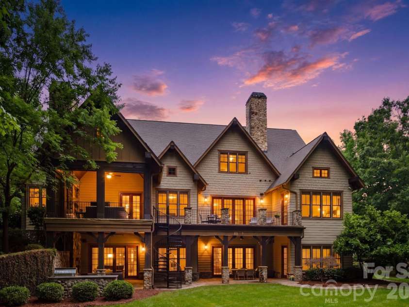 10930 Green Heron Court, Charlotte, NC 28278.  MLS# CAR4419107, YatesRealty ID 29131. 