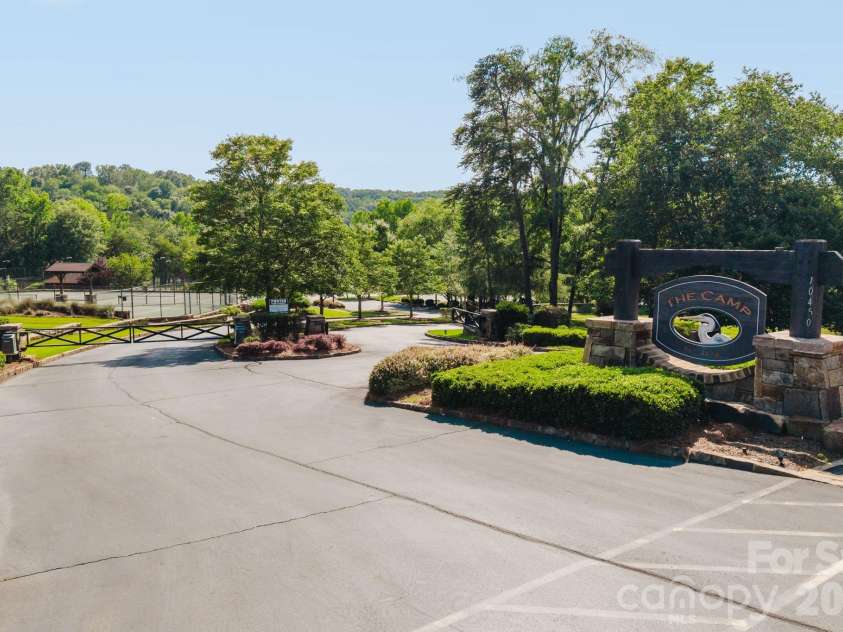 10930 Green Heron Court, Charlotte, NC 28278.  MLS# CAR4419107, YatesRealty ID 29131. 