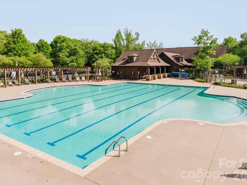 10930 Green Heron Court, Charlotte, NC 28278.  MLS# CAR4419107, YatesRealty ID 29131. 