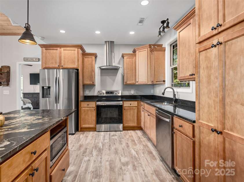 1070 Gold City Lane, Franklin, NC 28734.  MLS# CAR4282550, YatesRealty ID 29132. 