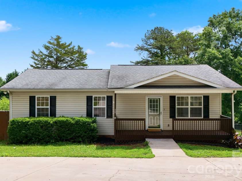 30 Lakeside Avenue, Granite Falls, NC 28630.  MLS# CAR4386956, YatesRealty ID 29132. 
