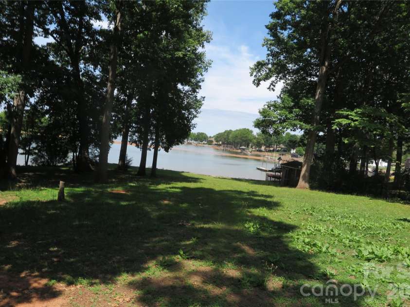 2844 Morris Lane, Denver, NC 28037.  MLS# CAR4388130, YatesRealty ID 29133. 