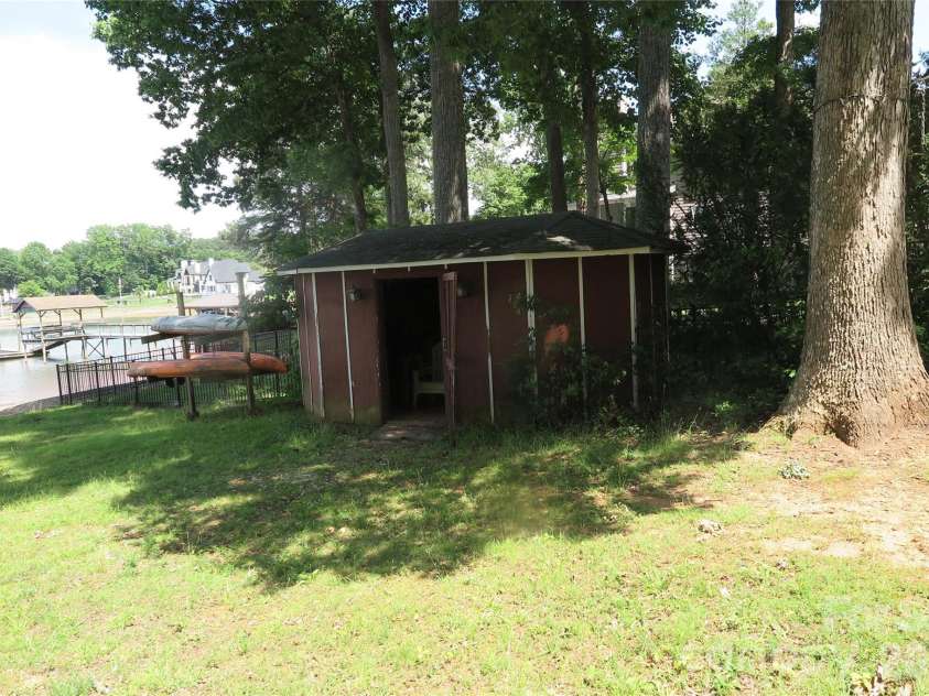 2844 Morris Lane, Denver, NC 28037.  MLS# CAR4388130, YatesRealty ID 29133. 