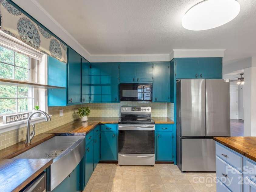 101 Hillsdale Lane, Taylorsville, NC 28681.  MLS# CAR4277637, YatesRealty ID 29135. Kitchen