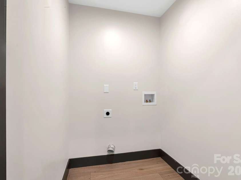 35 Timberview Drive, Arden, NC 28704.  MLS# CAR4373385, YatesRealty ID 29135. Laundry Room