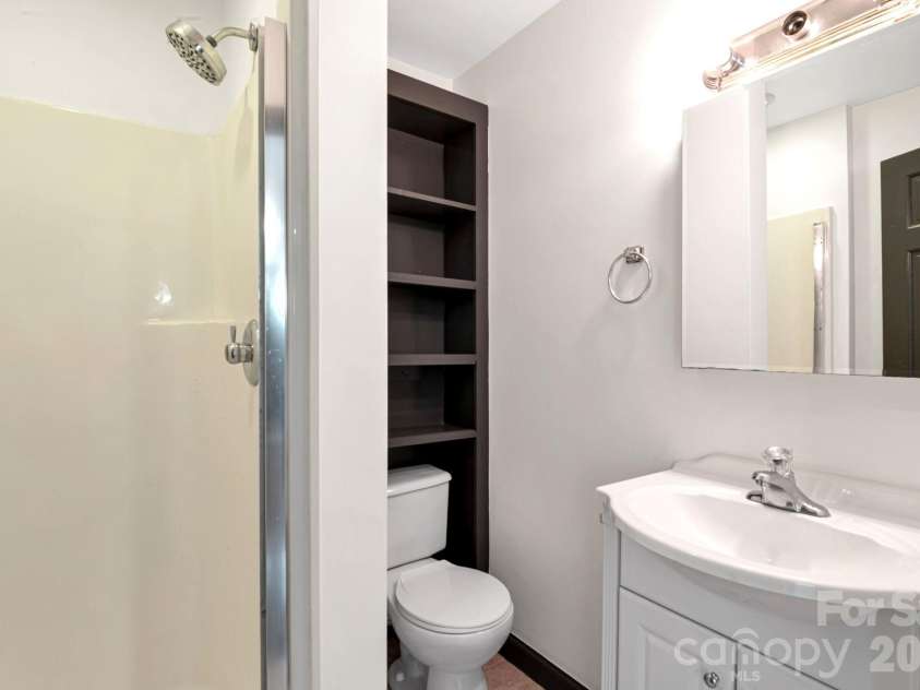 35 Timberview Drive, Arden, NC 28704.  MLS# CAR4373385, YatesRealty ID 29135. Separate living space complete with a full bath