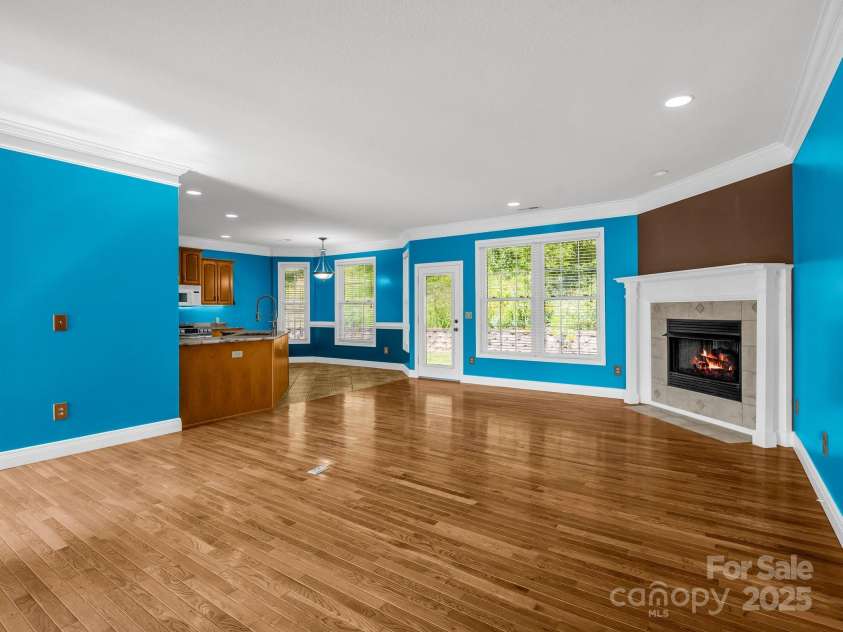 124 Shadow View Drive, Leicester, NC 28748.  MLS# CAR4273794, YatesRealty ID 29136. 