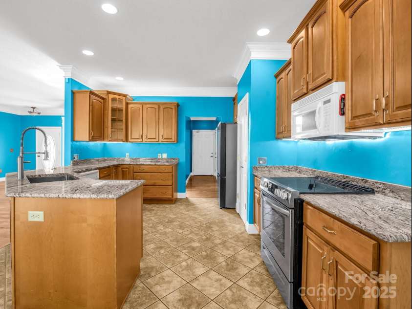 124 Shadow View Drive, Leicester, NC 28748.  MLS# CAR4273794, YatesRealty ID 29136. 