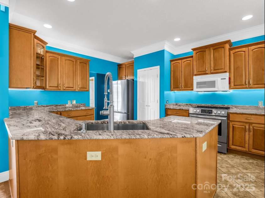 124 Shadow View Drive, Leicester, NC 28748.  MLS# CAR4273794, YatesRealty ID 29136. 