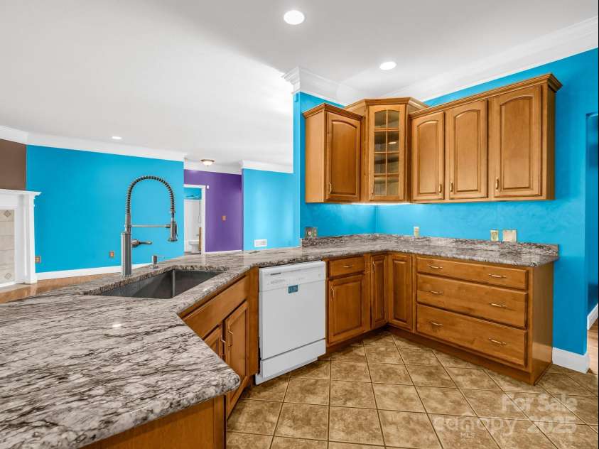 124 Shadow View Drive, Leicester, NC 28748.  MLS# CAR4273794, YatesRealty ID 29136. 