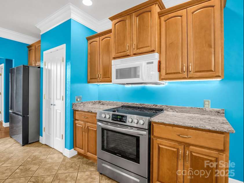 124 Shadow View Drive, Leicester, NC 28748.  MLS# CAR4273794, YatesRealty ID 29136. 