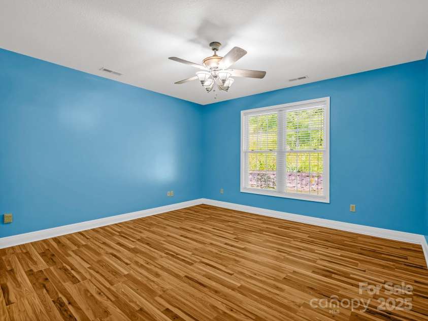 124 Shadow View Drive, Leicester, NC 28748.  MLS# CAR4273794, YatesRealty ID 29136. 
