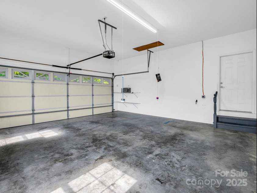 124 Shadow View Drive, Leicester, NC 28748.  MLS# CAR4273794, YatesRealty ID 29136. 