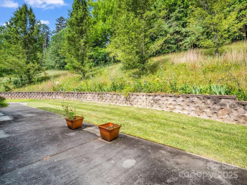 124 Shadow View Drive, Leicester, NC 28748.  MLS# CAR4273794, YatesRealty ID 29136. 