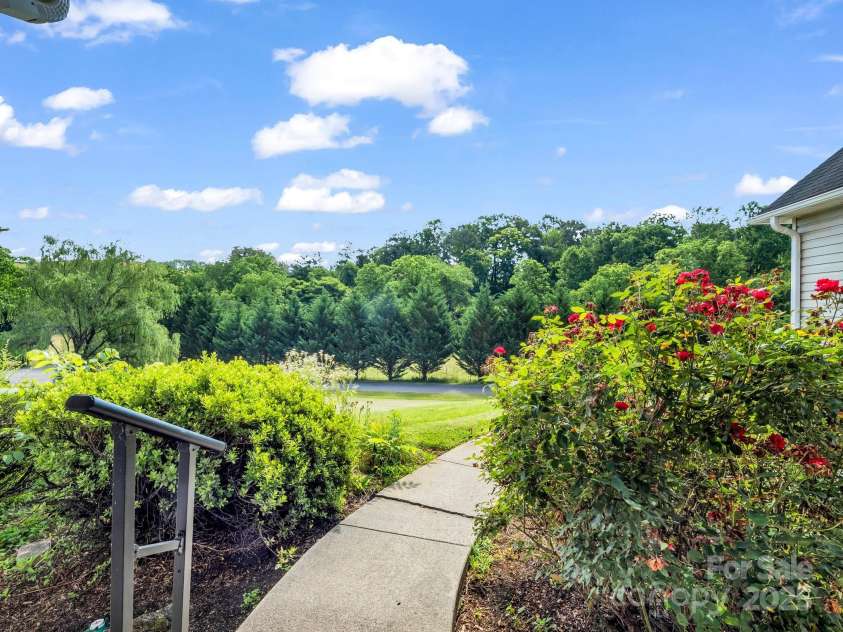 124 Shadow View Drive, Leicester, NC 28748.  MLS# CAR4273794, YatesRealty ID 29136. 