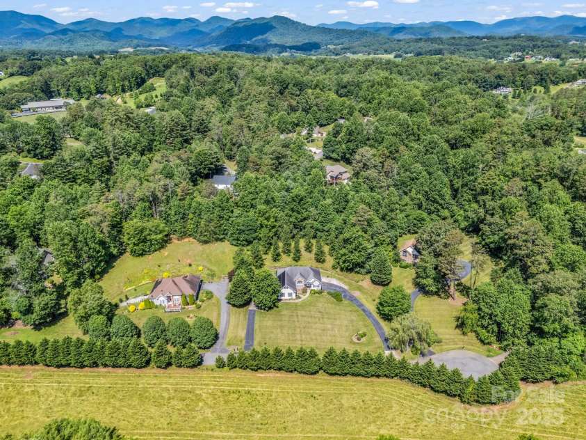 124 Shadow View Drive, Leicester, NC 28748.  MLS# CAR4273794, YatesRealty ID 29136. 