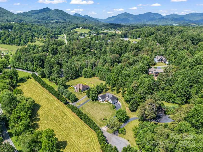 124 Shadow View Drive, Leicester, NC 28748.  MLS# CAR4273794, YatesRealty ID 29136. 