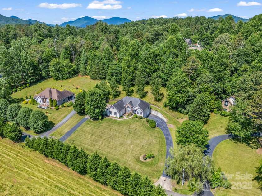 124 Shadow View Drive, Leicester, NC 28748.  MLS# CAR4273794, YatesRealty ID 29136. 